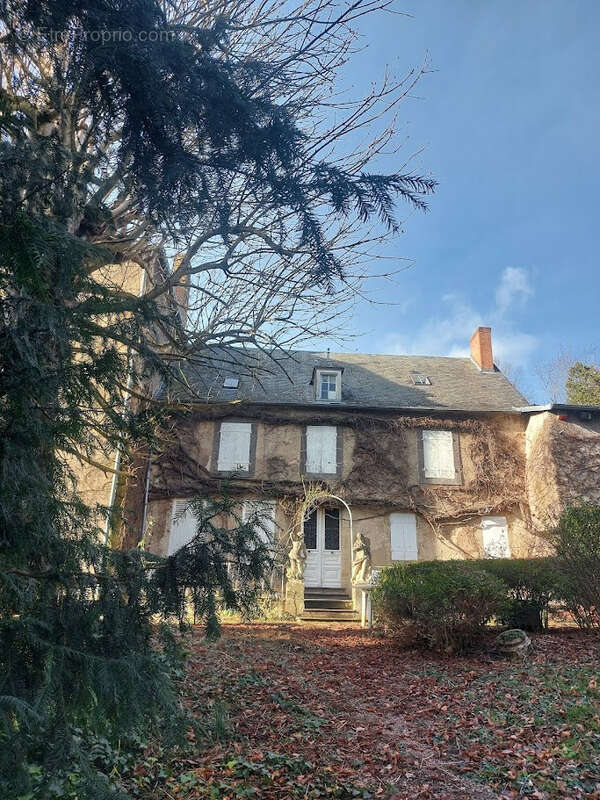 Maison à BUSSET