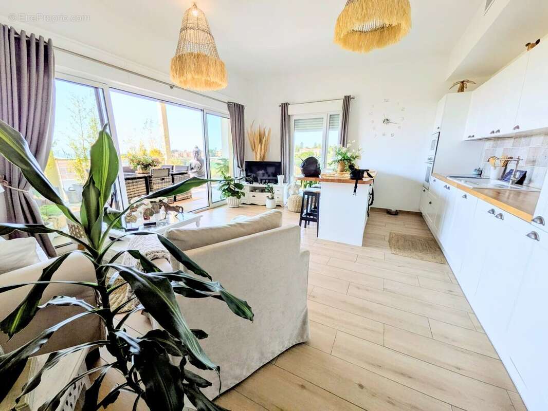 Appartement à VILLENEUVE-LOUBET