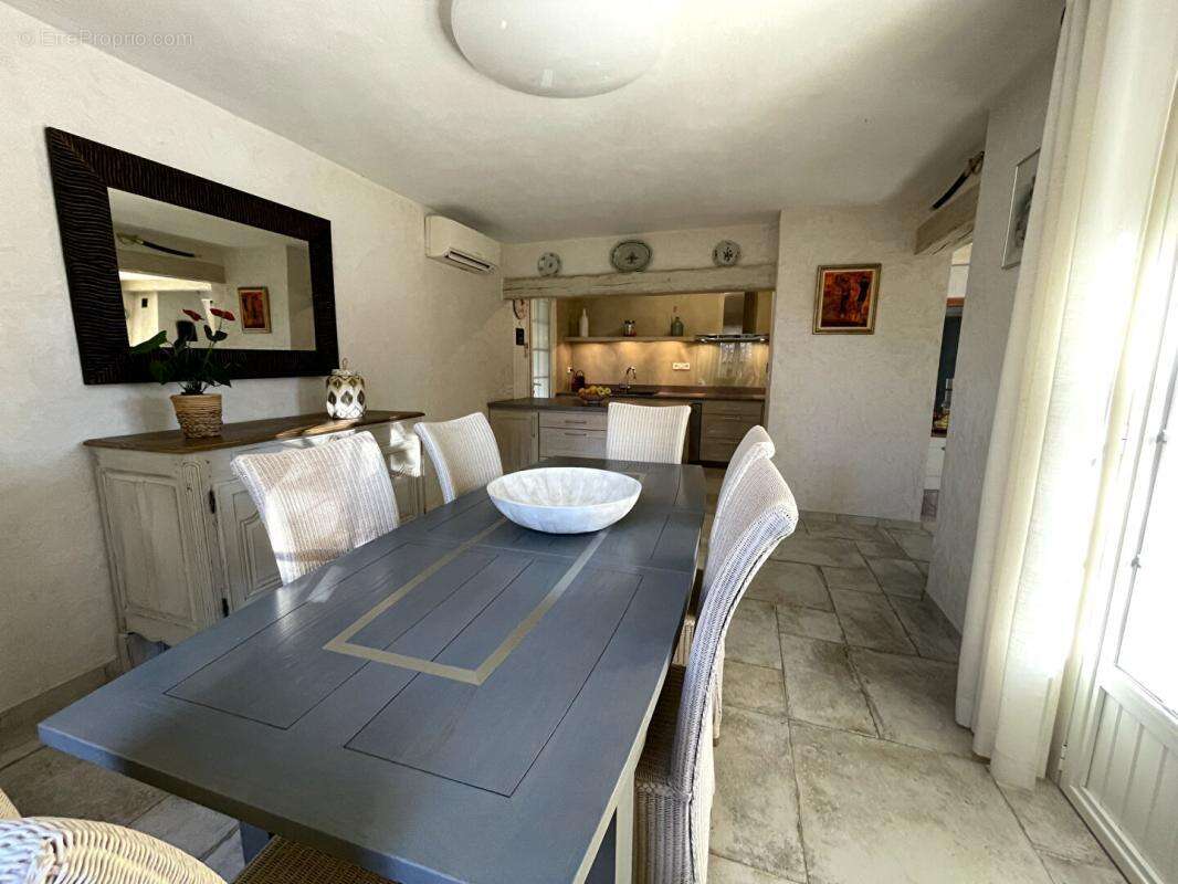 Maison à SAINT-SATURNIN-LES-APT