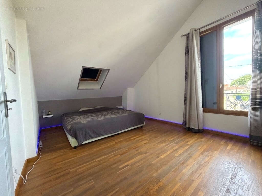 Maison à RIS-ORANGIS
