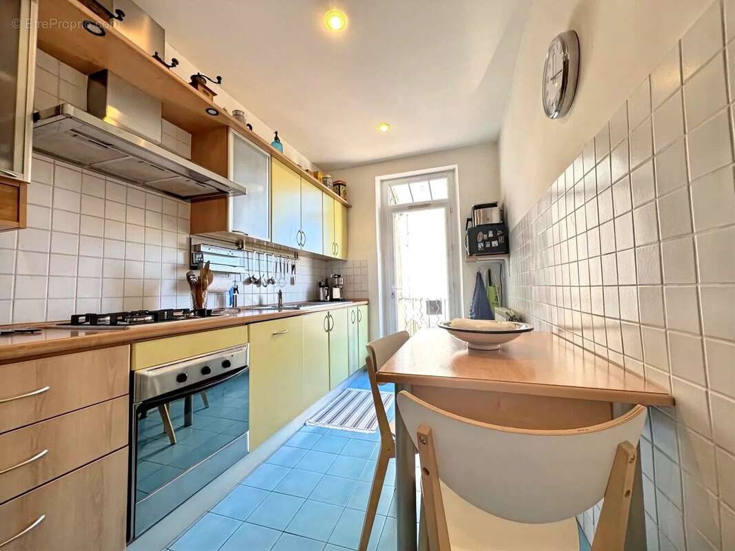 Appartement à MARSEILLE-6E