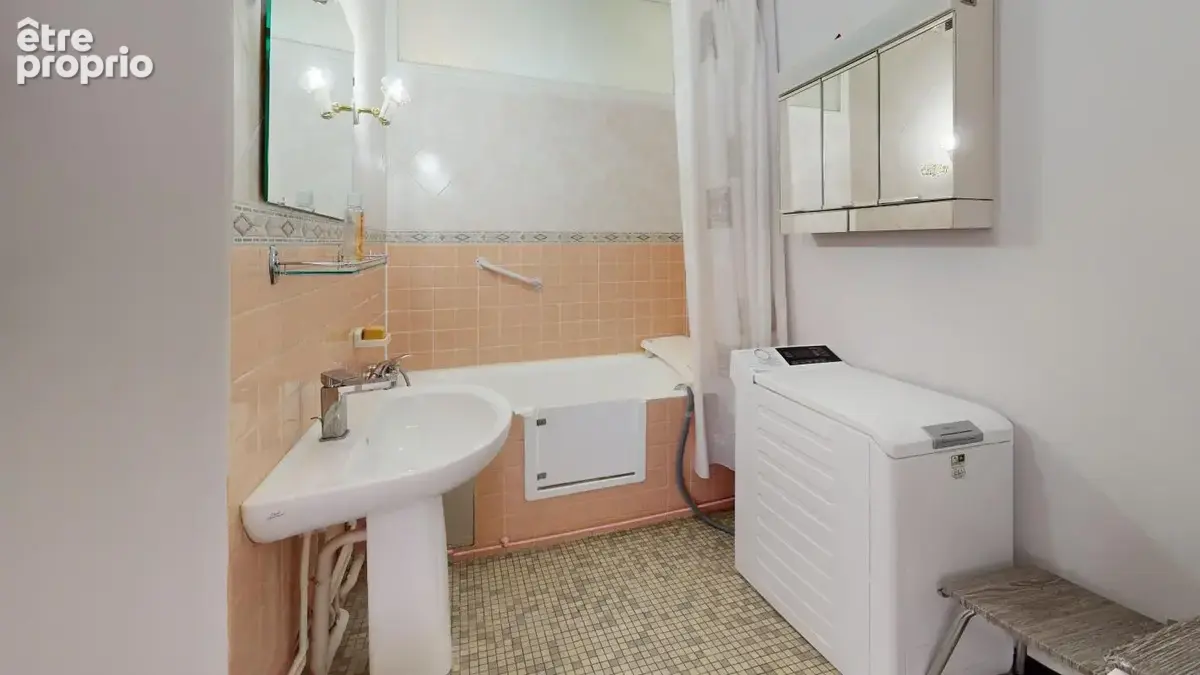 Appartement T3 de 77 m² À Vendre avec balcon, cave et box fermé inclus - photo 12