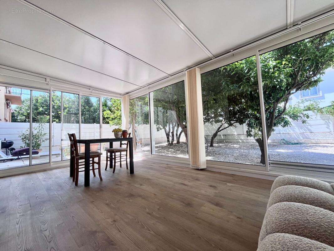 Magnifique appartement de type T2 en rez-de-chaussée avec jardin de 170 m² sans vis-à-vis et véranda de 20 m² - photo 5
