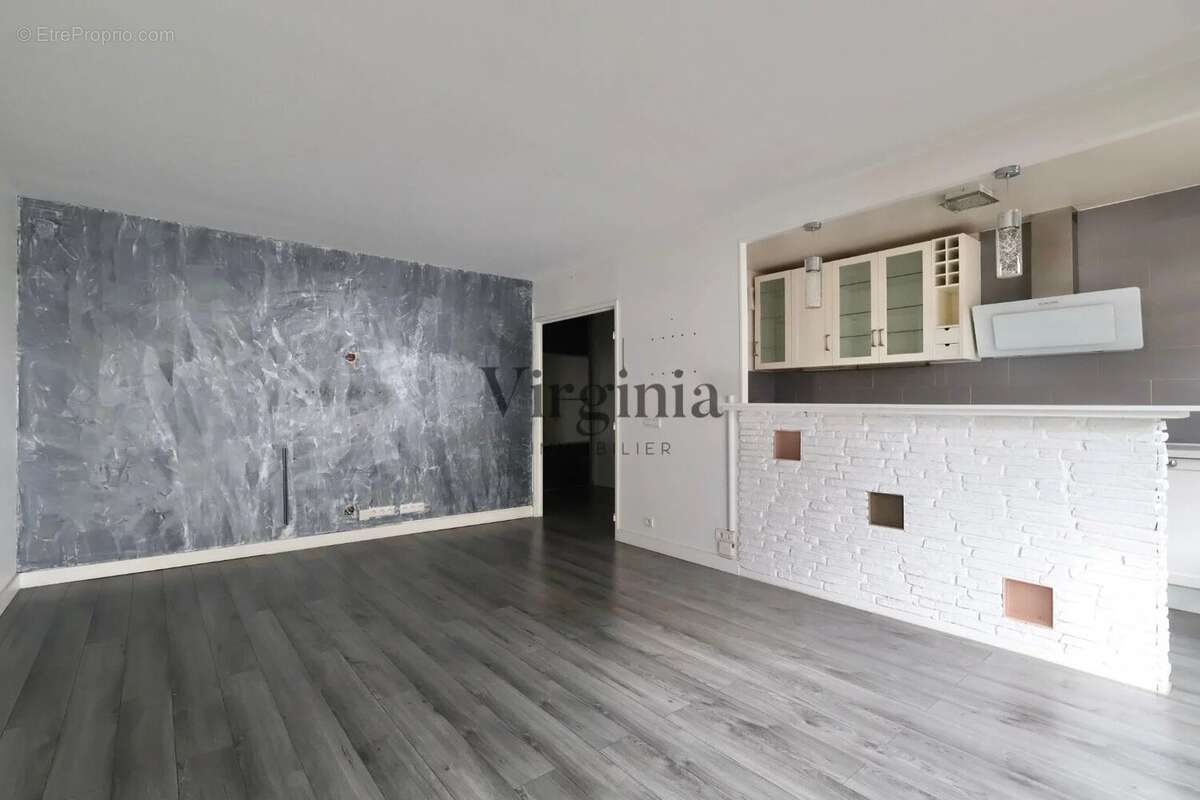 Appartement à CHARENTON-LE-PONT