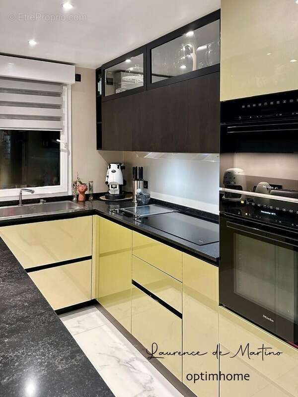 Appartement à LA GARENNE-COLOMBES