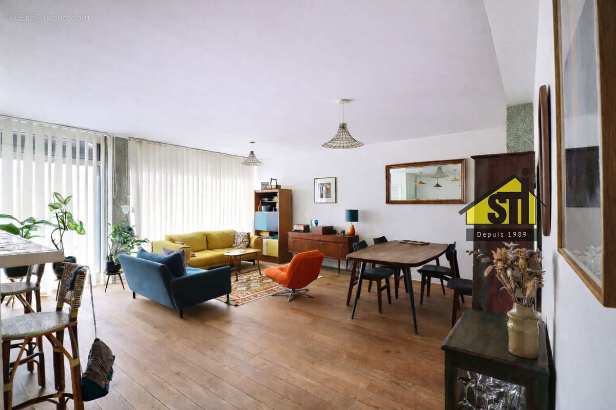 Appartement à PARIS-14E