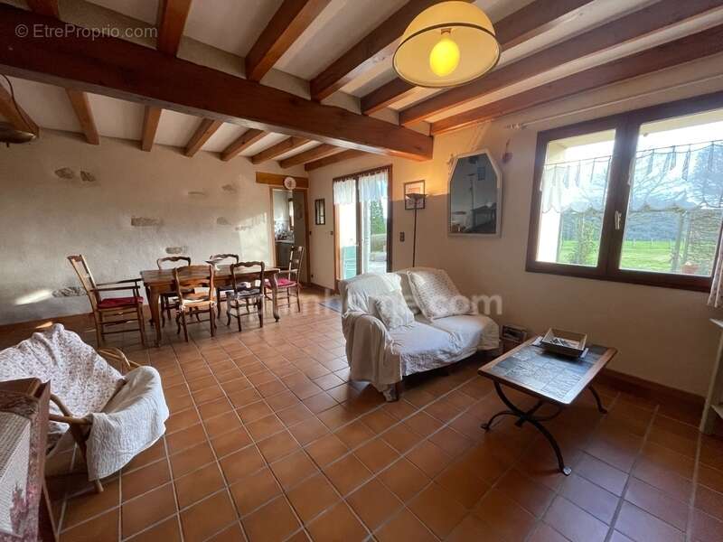Maison à CHATEAUPONSAC