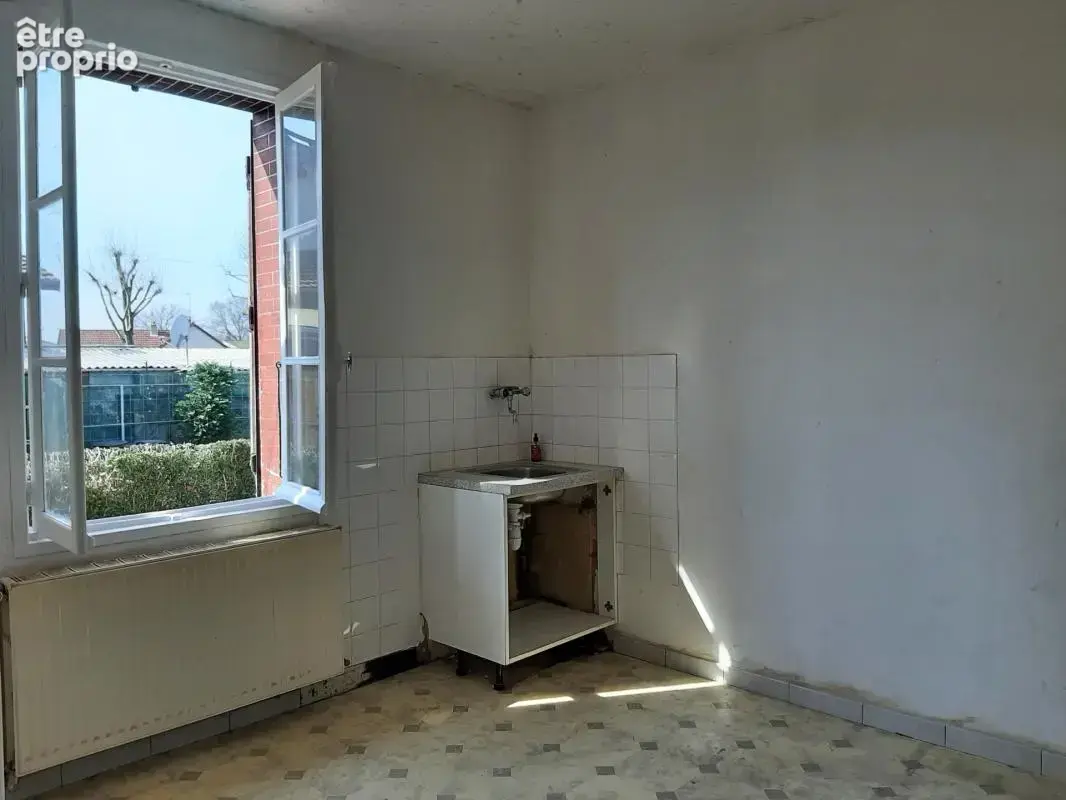 Maison mitoyenne sur 2 niveaux avec potentiel d'agrandissement ou création de logement supplémentair garages et dépendances - photo 20