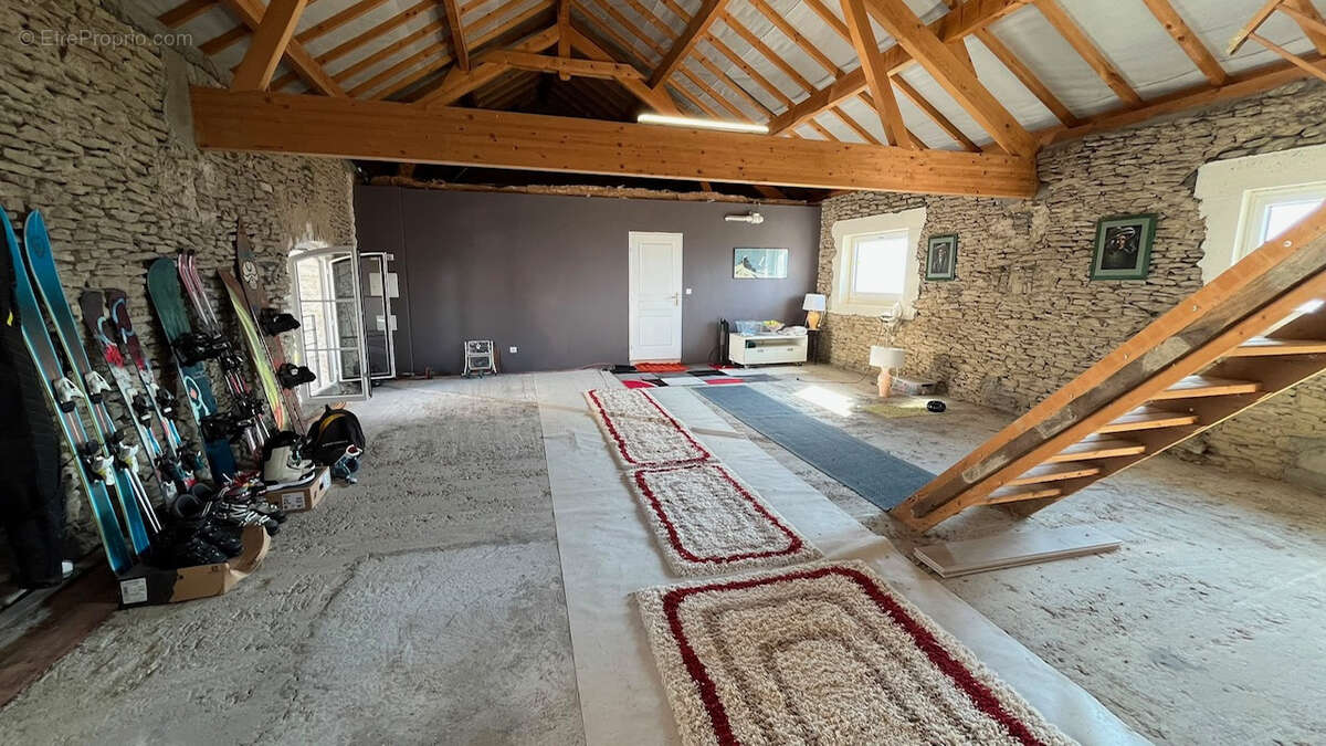 Ancienne ferme de 188 m2, magnifique rénovation - photo 17
