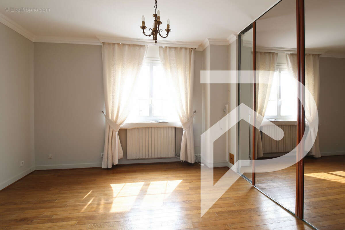 Maison à CHEVRIERES