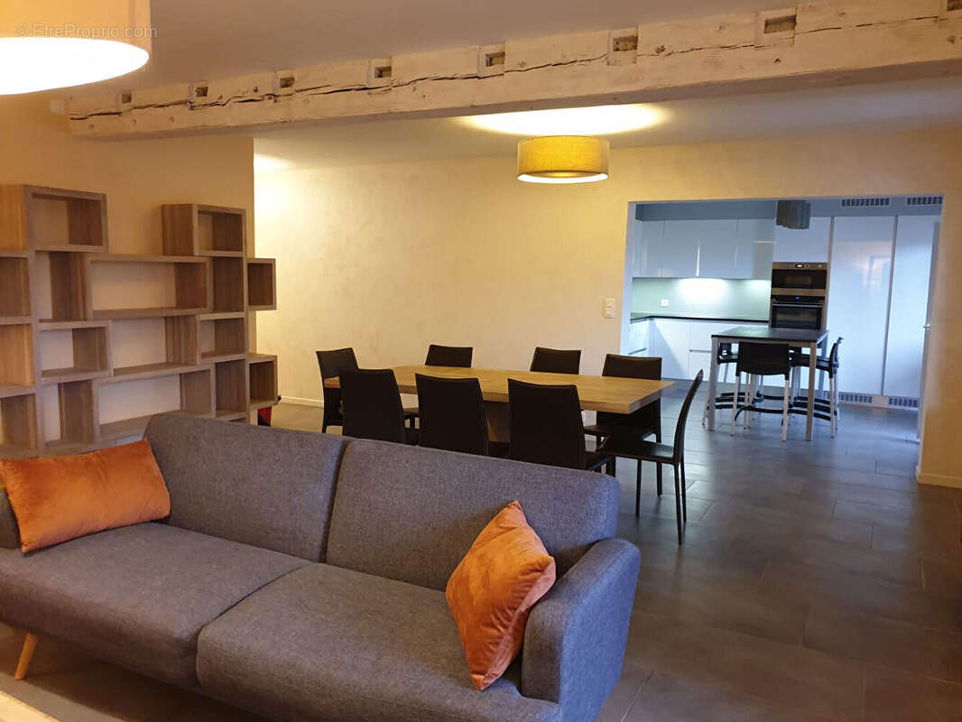 Appartement à CESSY