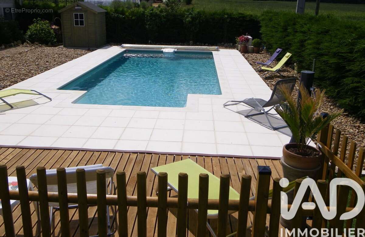 Maison 248 m² à Bournand  - photo 3