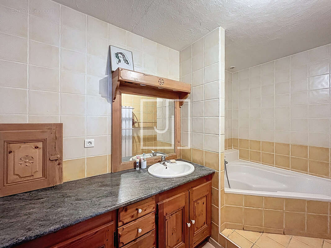 Appartement à SAINT-PAUL-SUR-UBAYE