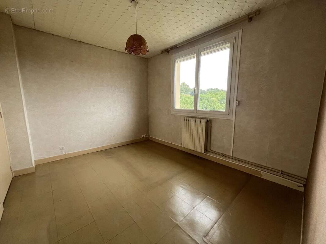 Maison 4 pièces avec jardin, garage et véranda. - photo 9