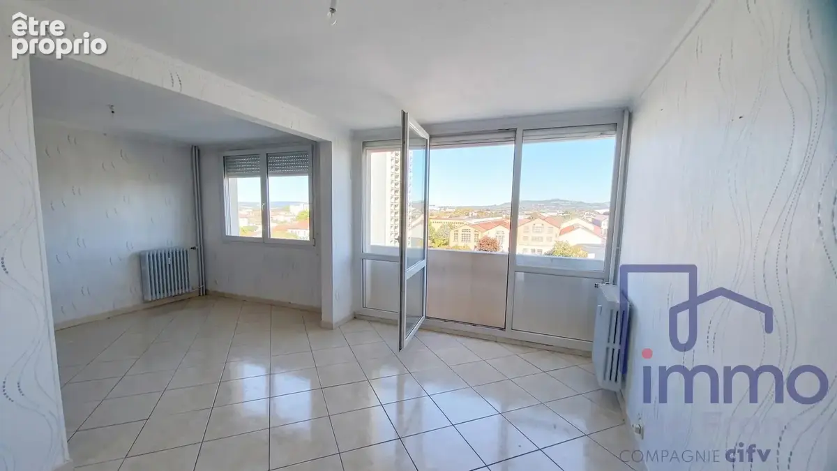 Appartement 4 pièces 75 m² à vendre à Saint-Etienne (42000) - photo 1