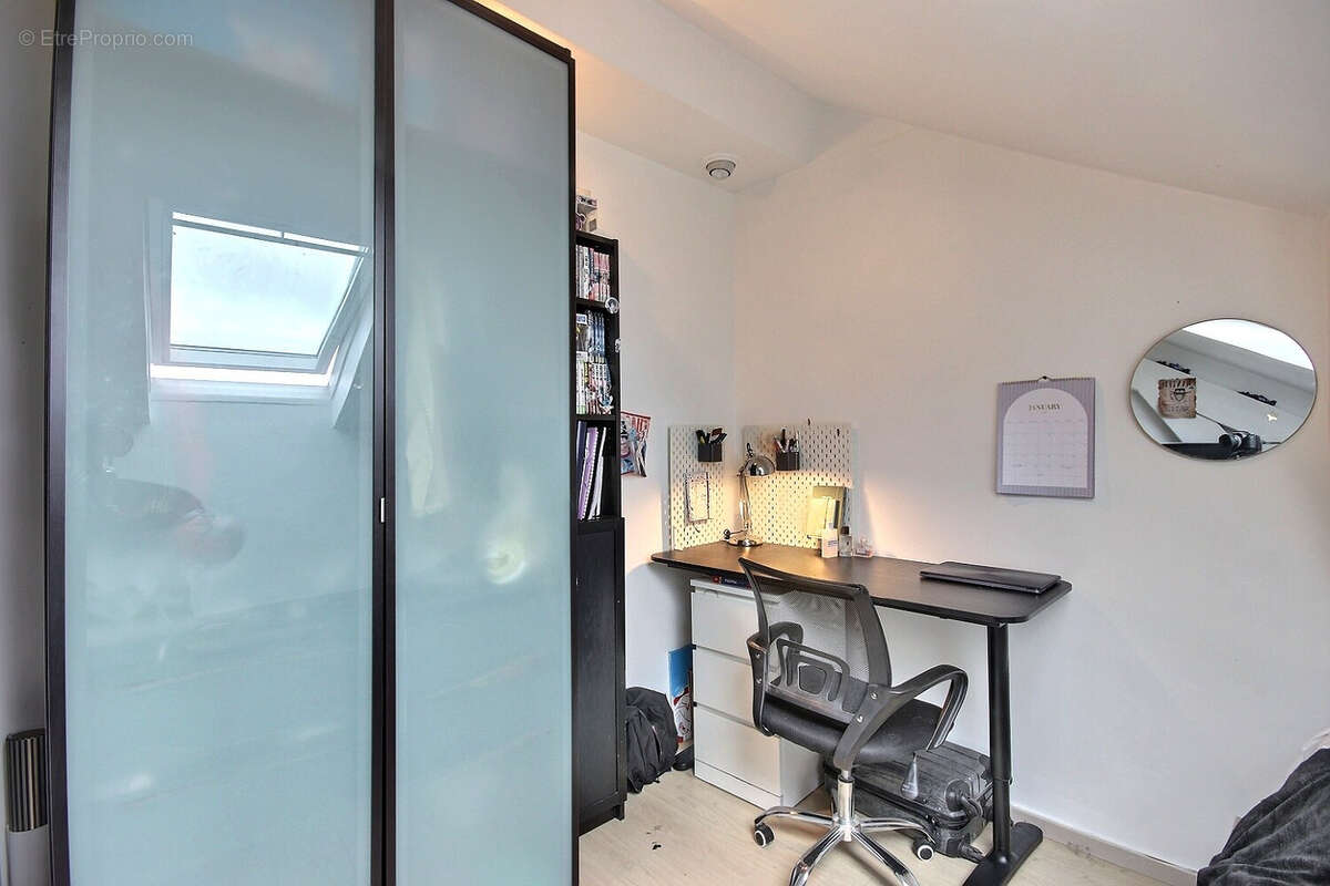 Appartement à COURBEVOIE