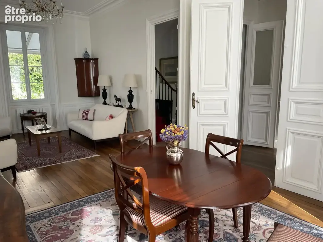 Cognac maison de caractere entierement renovee 5 chambres un bureau un jardin proche du jardin public et de la - photo 2