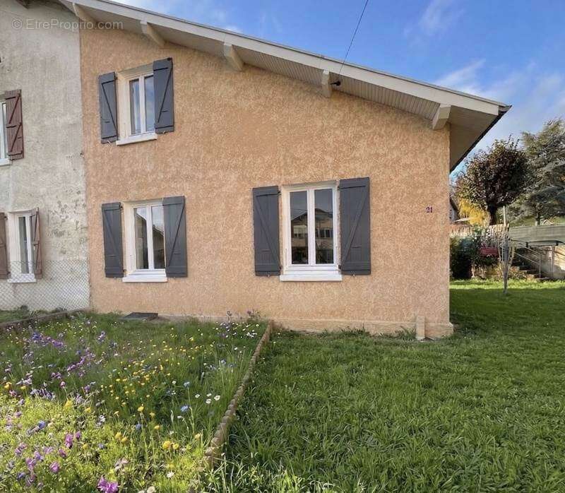 Maison à LA TOUR-DU-PIN
