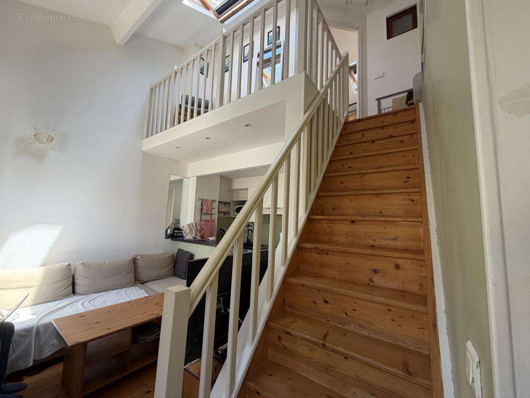 Au coeur de Louveciennes , un Duplex lumineux de 42 m2 Loi Carrez 50m2 utile - photo 4