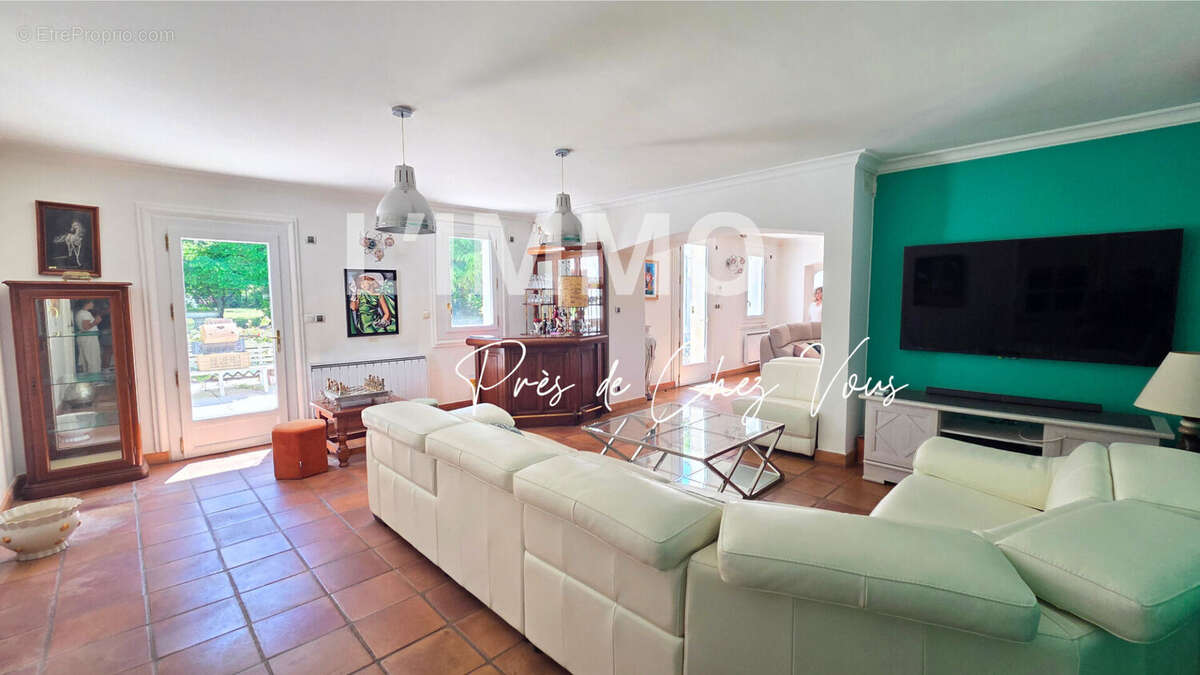 Mas de Prestige sur Auriol 200m² avec 4000m² de terrain - photo 5