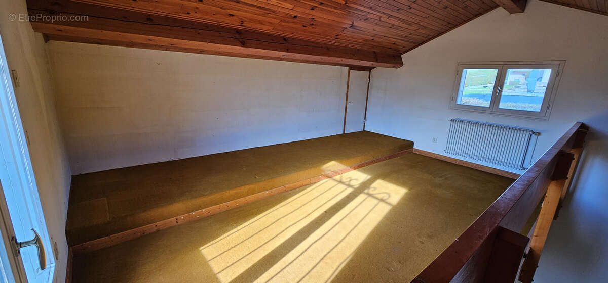 Maison à JASSANS-RIOTTIER