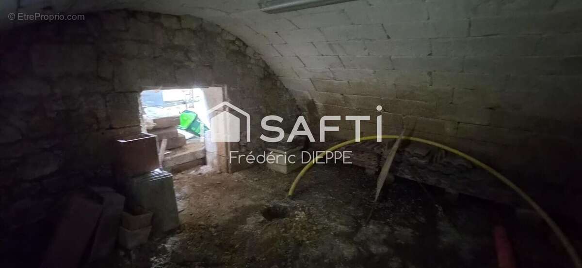 Appartement 150 m² à Belleu  - photo 9