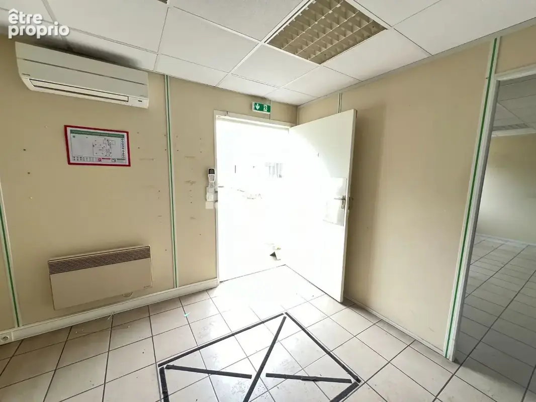 Commerce 1 833 m² à vendre à Saint-Marcel (27950) - photo 23
