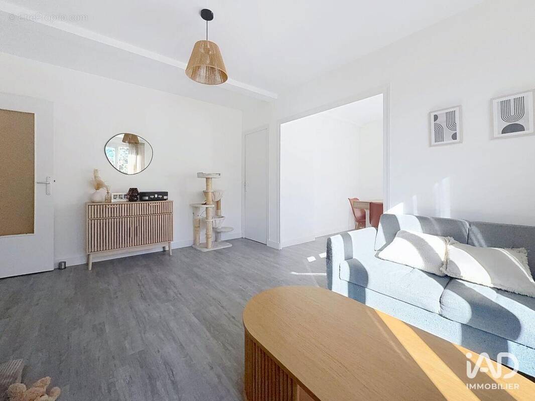 Photo 1 - Appartement à SAINT-MARTIN-D'HERES