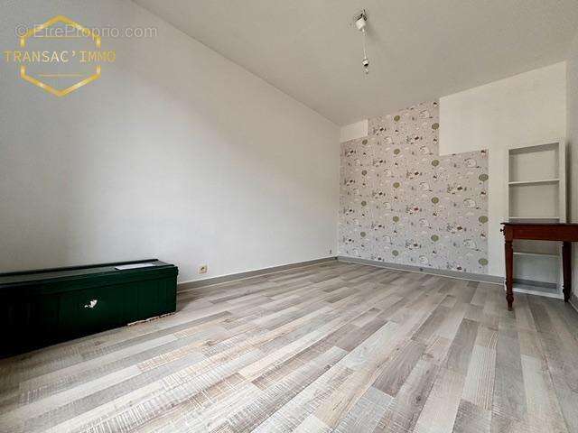 Appartement 74 m² à Fontaine  - photo 6