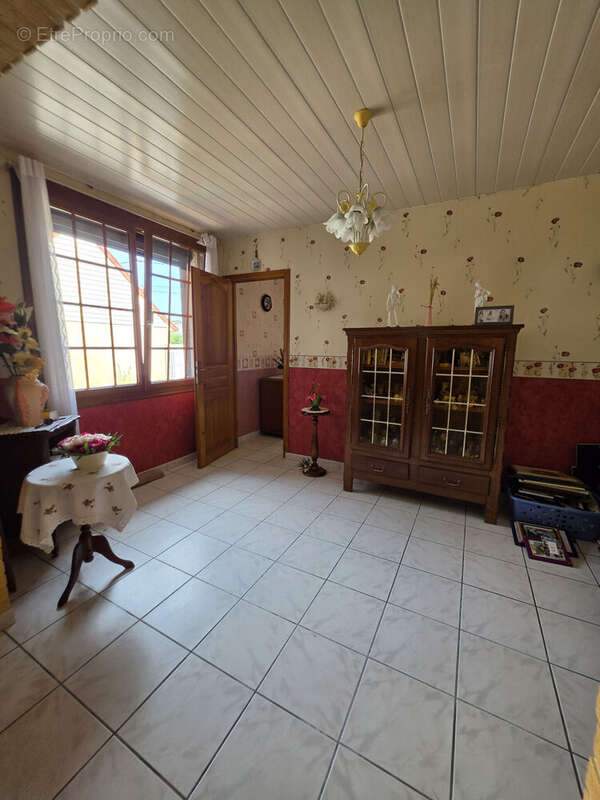Maison 120 m² à Saint-Hilaire-Cottes  - photo 3