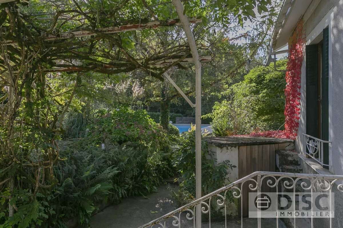 Maison à SAINT-MARTIN-LAGUEPIE