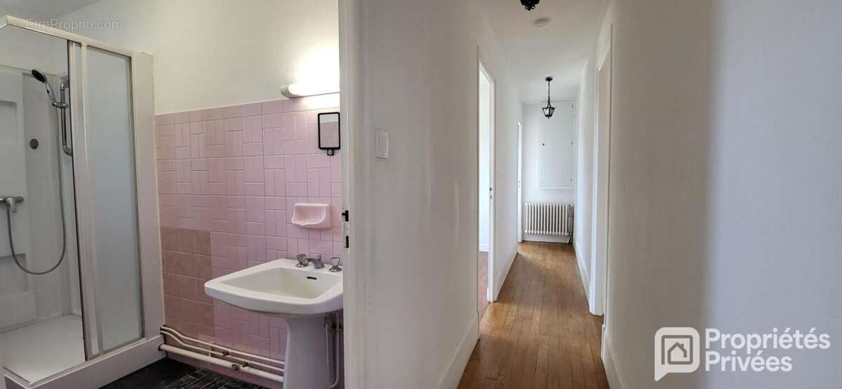 Maison de village et annexes - photo 14