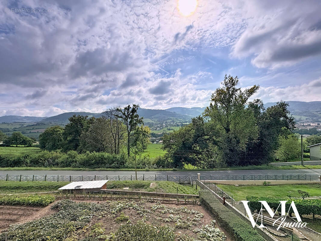 Maison à SAINT-GENIS-L'ARGENTIERE
