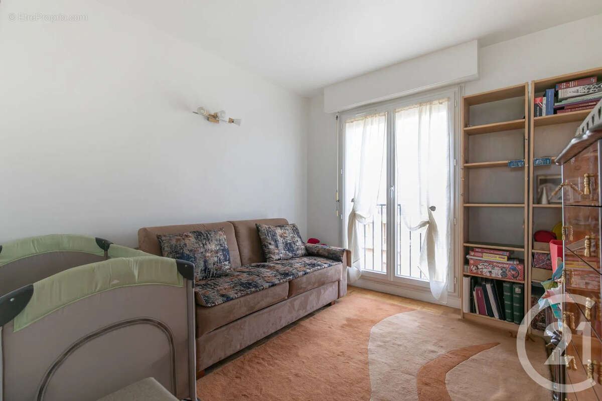 Appartement à SAINT-MAUR-DES-FOSSES