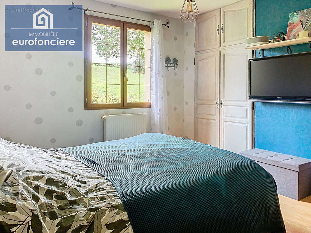 Maison à SAINT-PHAL