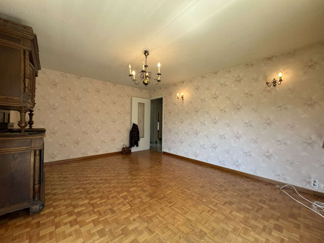 Maison à SAINT-JULIEN-MONT-DENIS