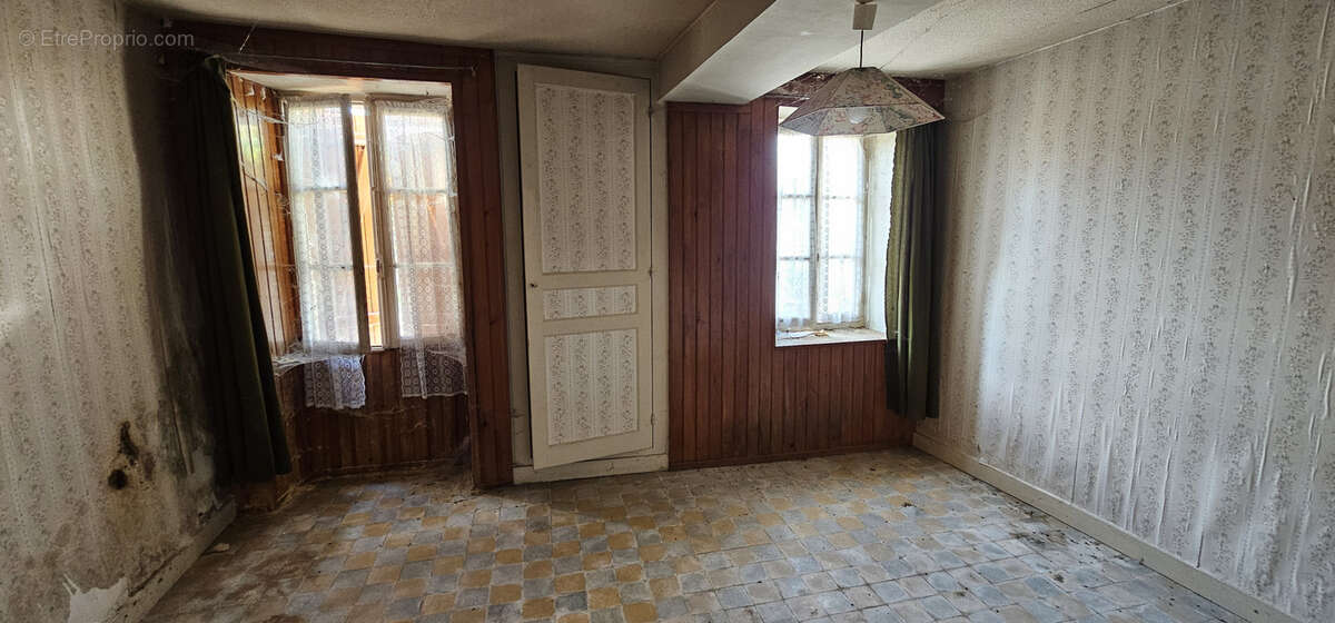 Maison à SAINT-GERMAIN-DES-BOIS