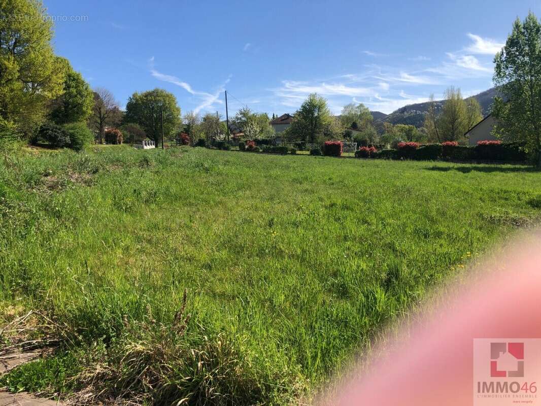 Terrain à SAINT-CERE