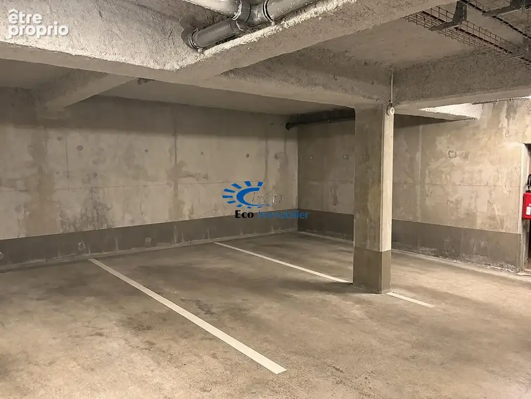 Parking à PERIGNY