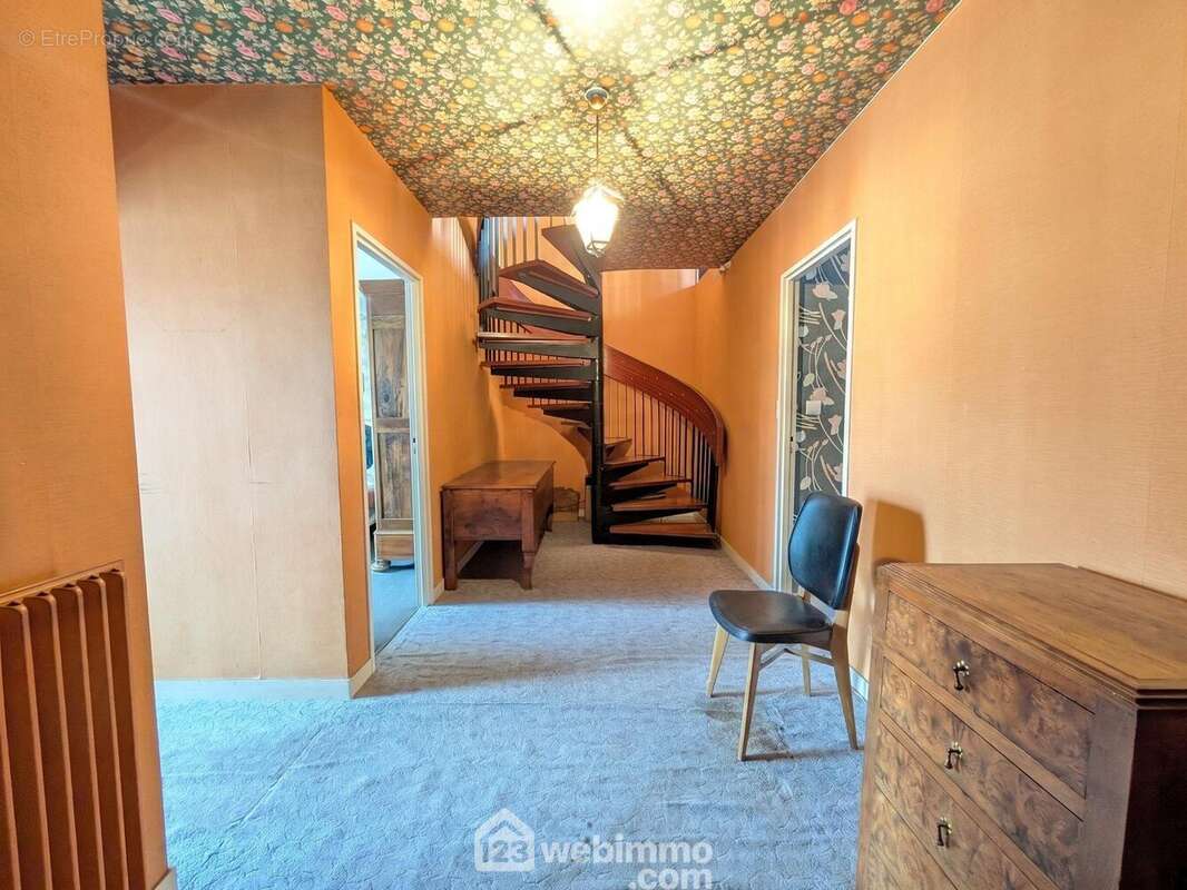 Appartement T5 Duplex atypique au dernier étage