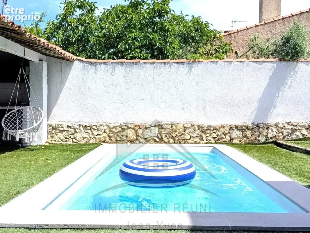 Châteauneuf-les-Martigues   La Mède . Villa 4 chambres + T2 indépendant. Piscine . 2 stationnements. - photo 8