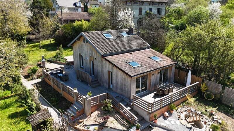 Maison à LONS-LE-SAUNIER