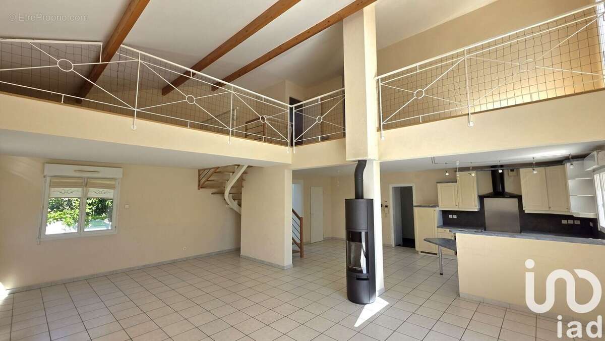 Photo 3 - Maison à VARENNE-SAINT-GERMAIN