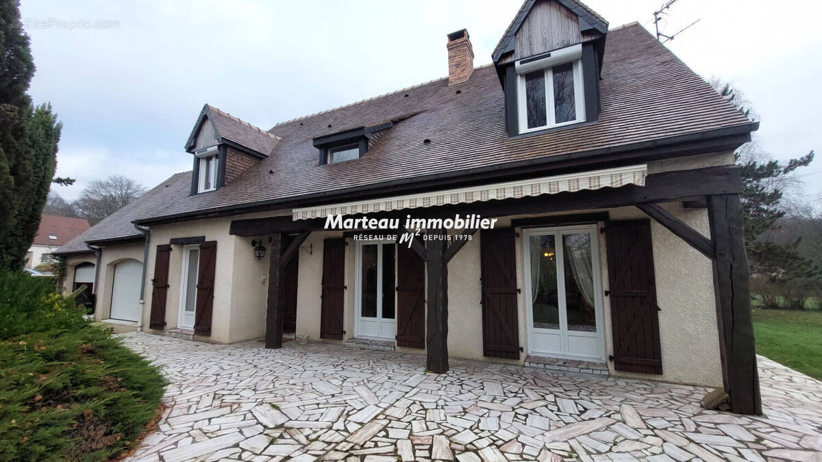 Maison à YVRE-L'EVEQUE