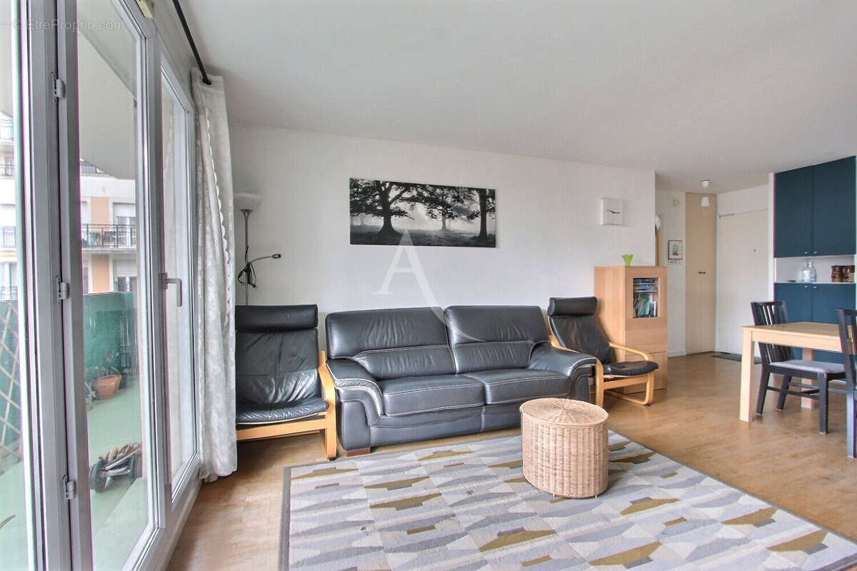 Appartement à VILLENEUVE-LA-GARENNE