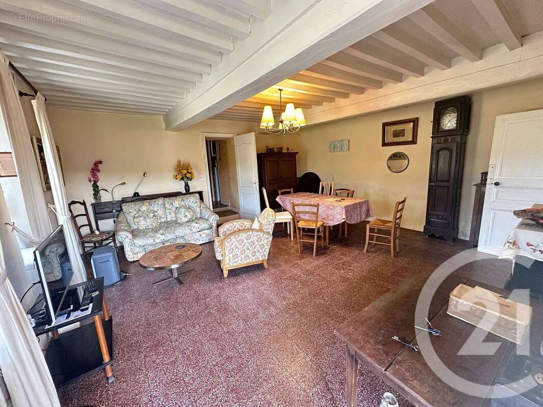 Maison à MONTREUILLON