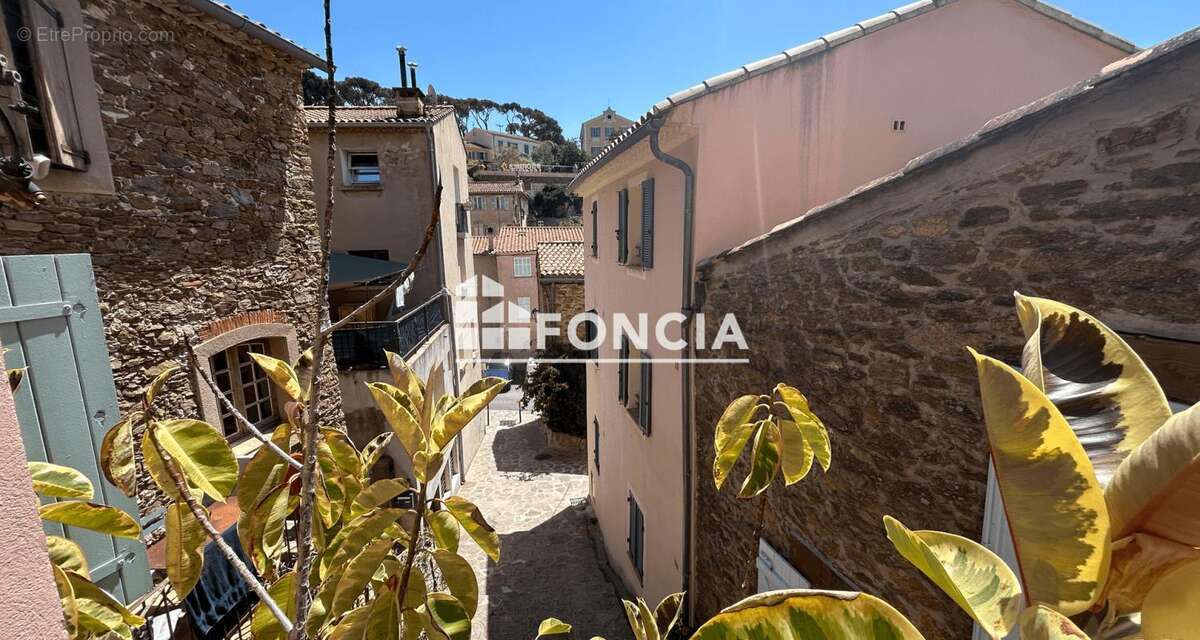 Appartement à BORMES-LES-MIMOSAS