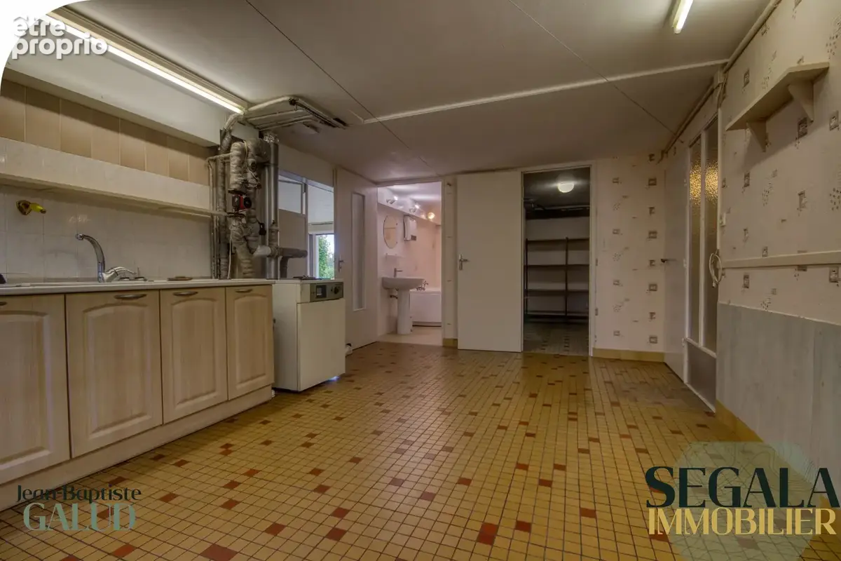 Carmaux — Maison de 117 m2 avec grand jardin, trois chambres et deux garages - photo 19