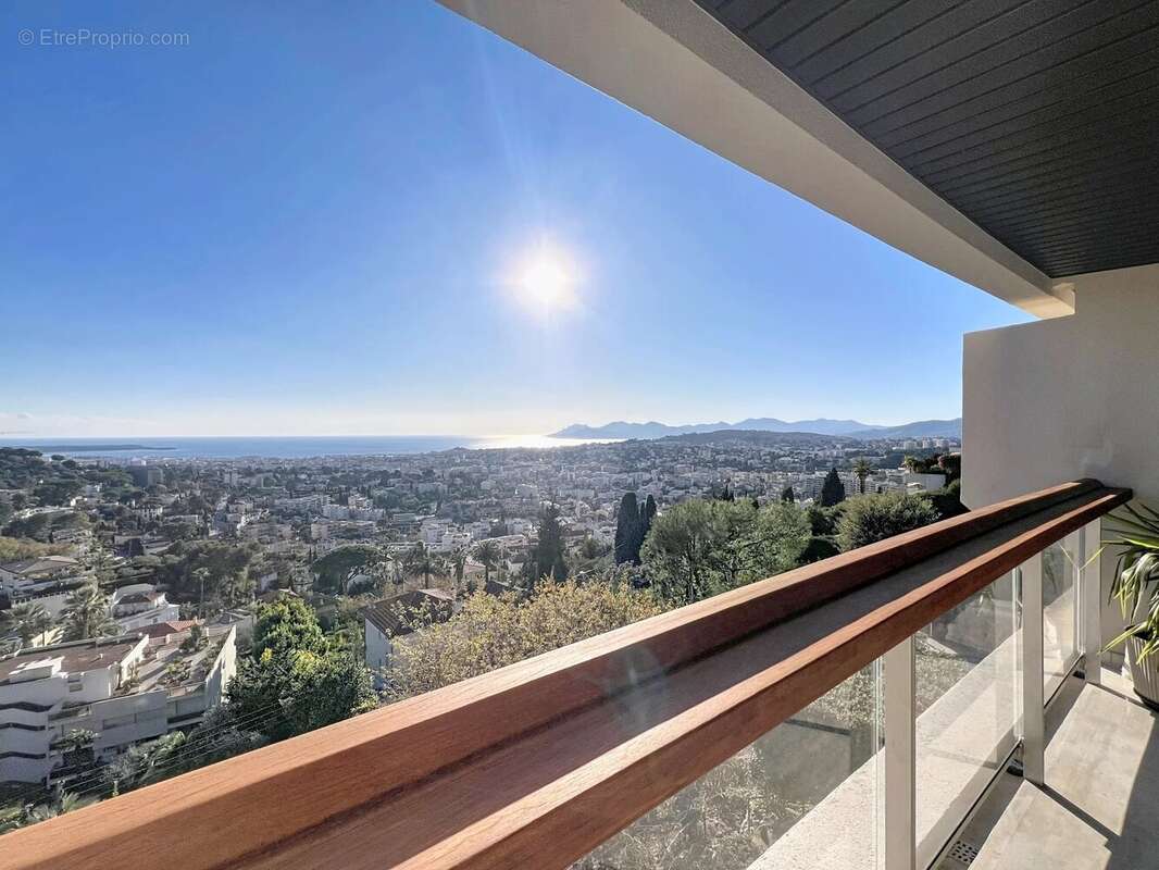 Appartement à LE CANNET