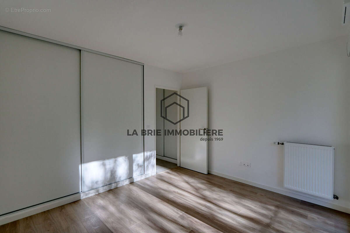 Appartement à RUBELLES